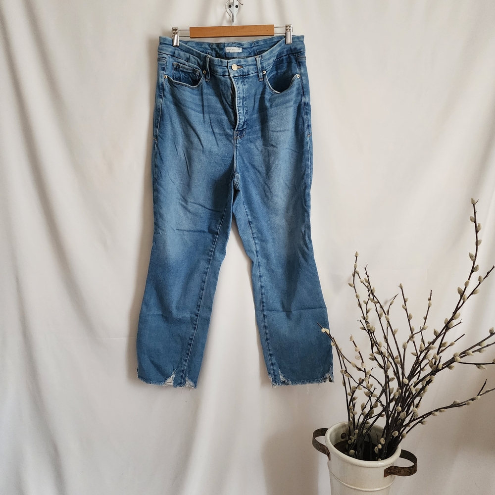 Good American Light Blue Straight-Leg Cropped Jeans